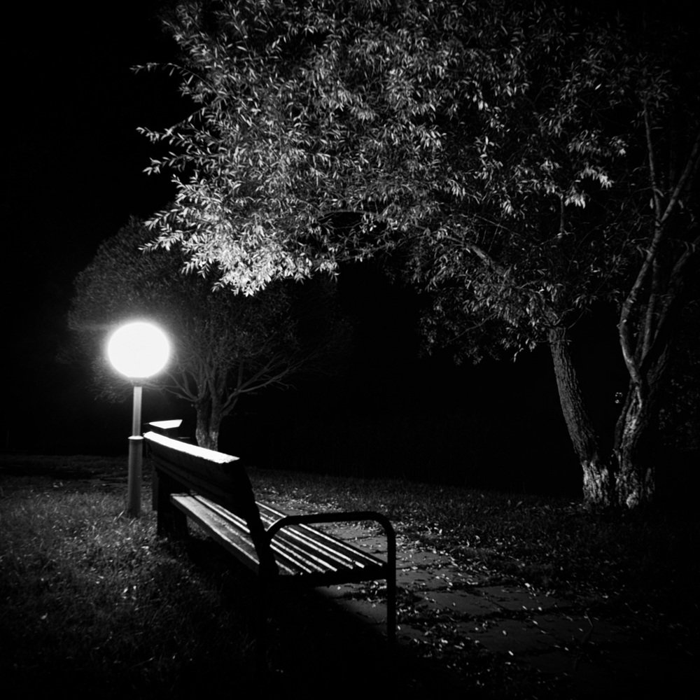 Ночь, лавочка, фонарь...