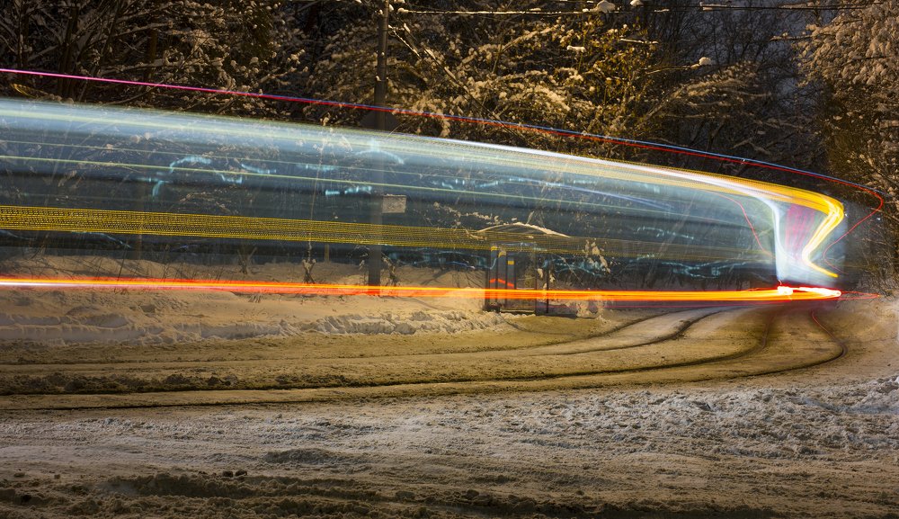 Свет от проезжающего трамвая