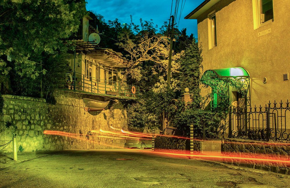 Алупка. Улица Розы Люксембург.