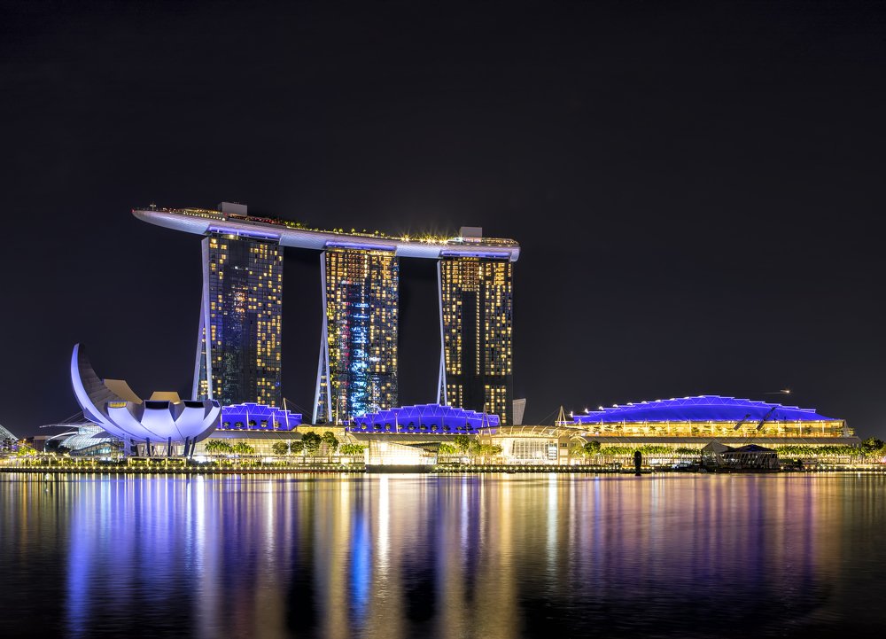 Отель Marina Bay Sands ночью