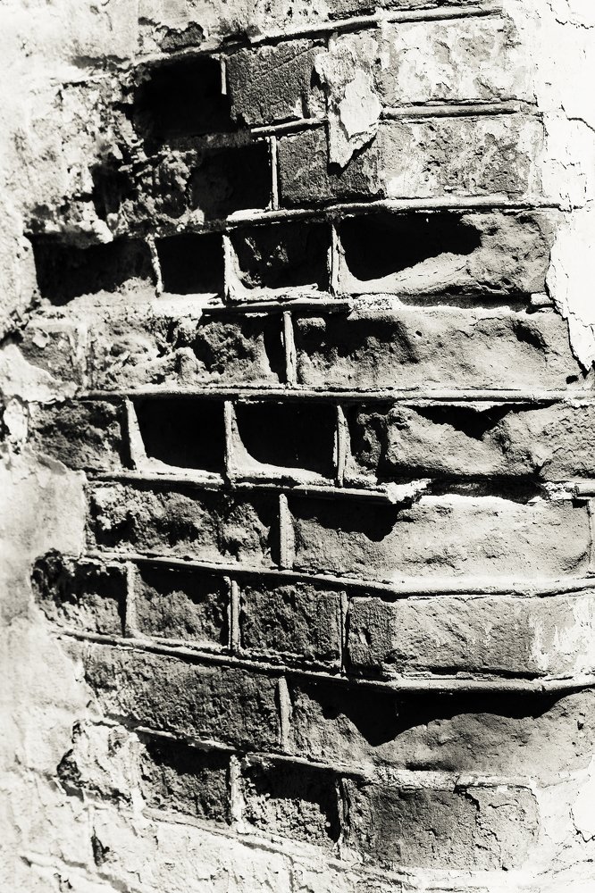 Кирпичная стена