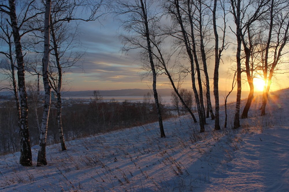 В лучах закатного солнца.
