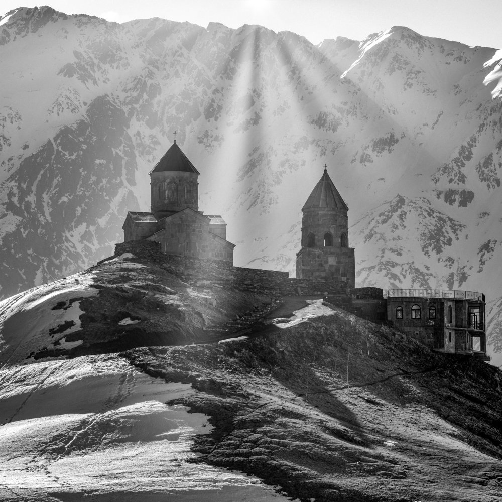 Троицкая церковь на рассвете