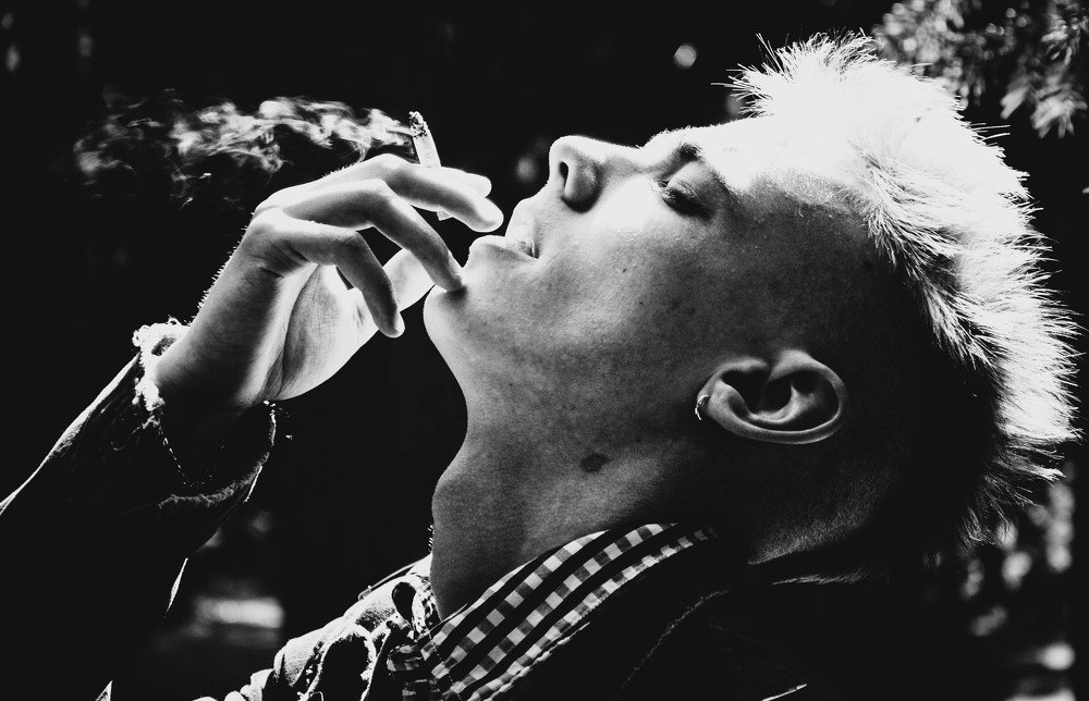 Под лучами солнца.