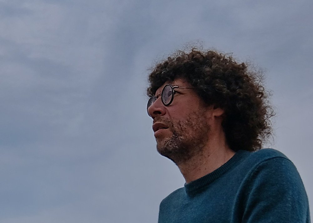 Задумчивый...