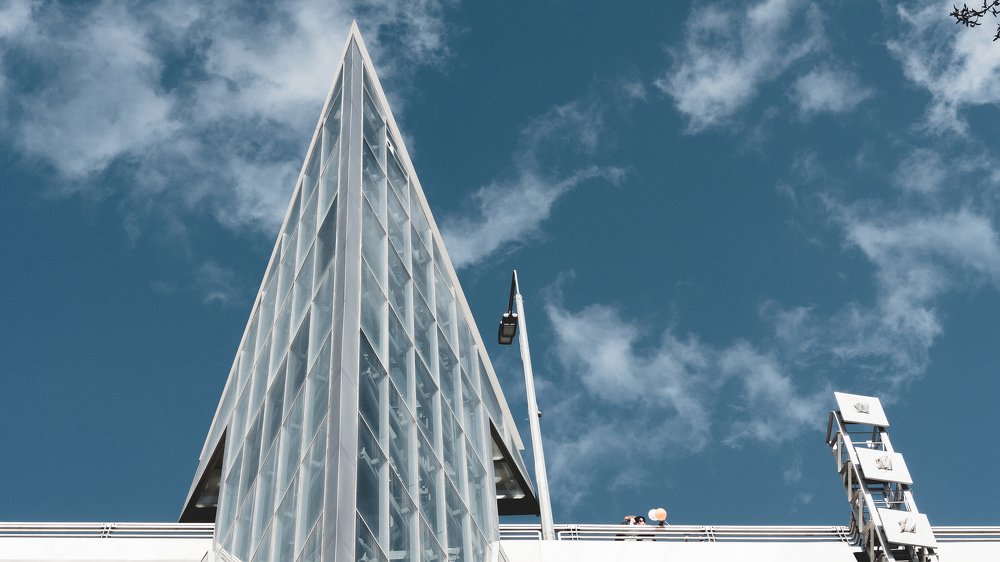 balloons just to the right