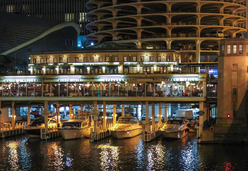 ночная парковка