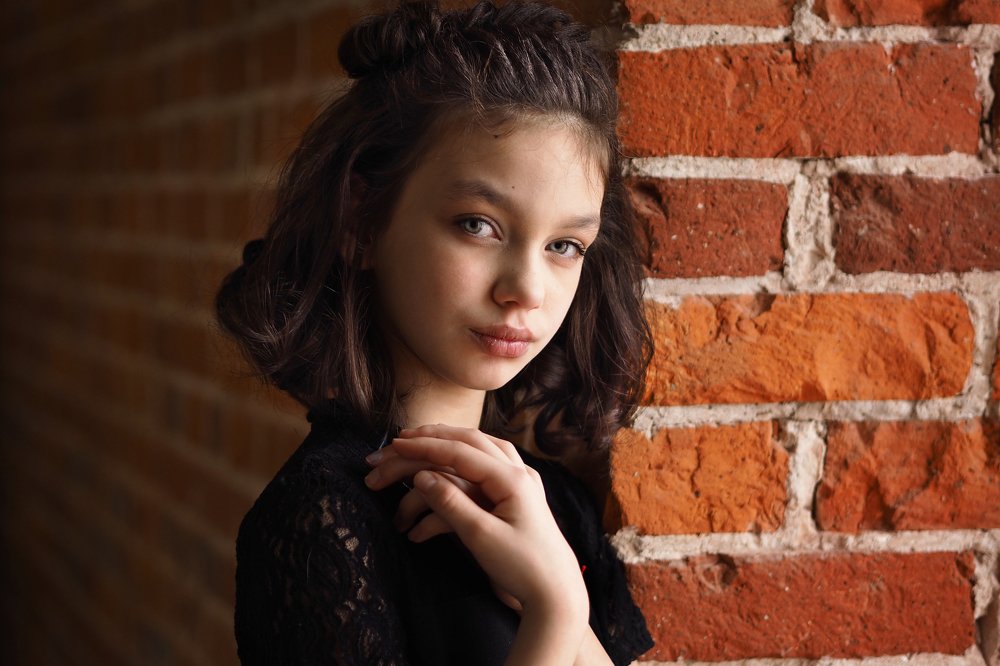 Ульяна у окна