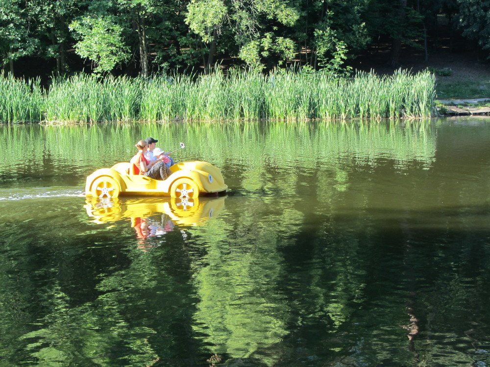 Мы на лодочке катались...