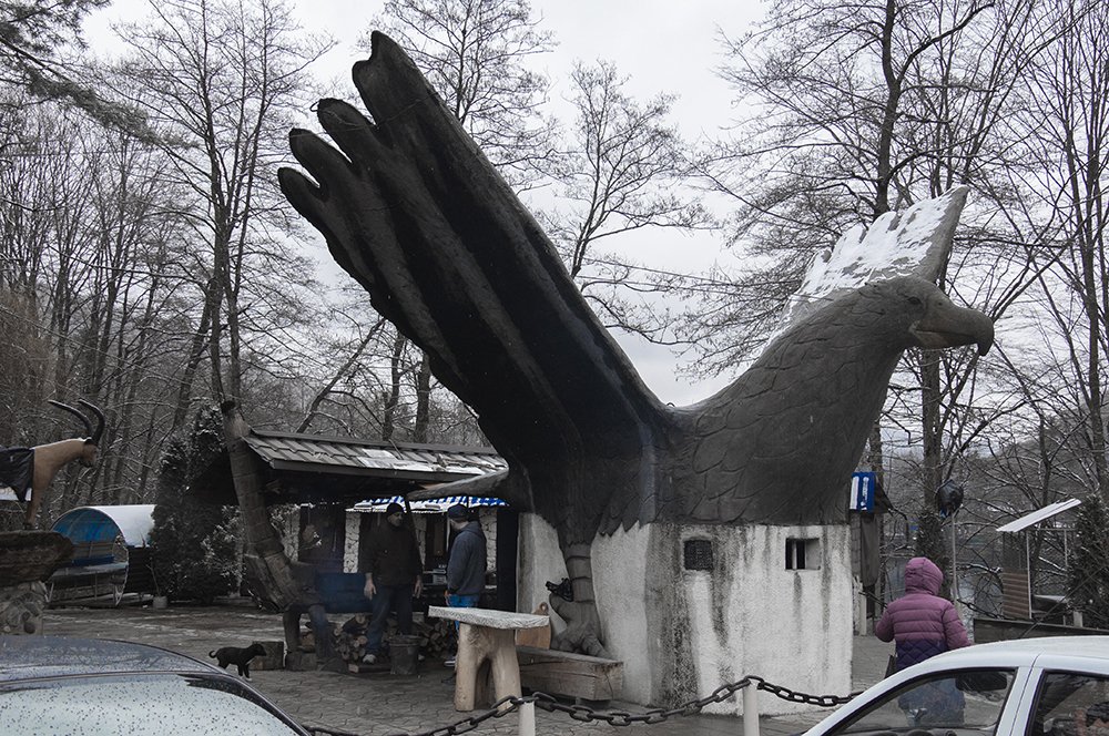 Памятник курице