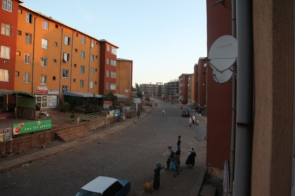 Neighborhood_Street_02