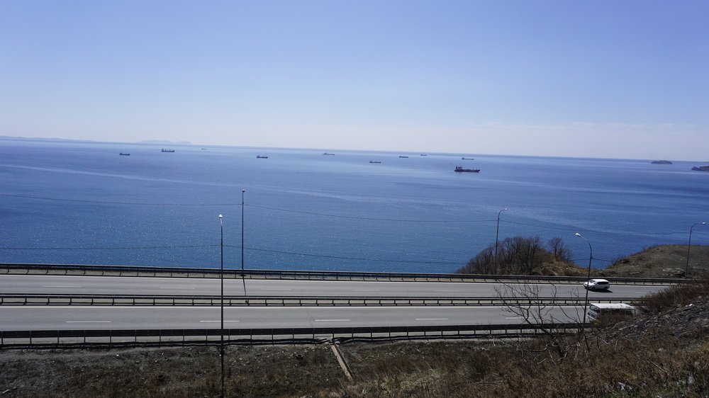 Дорога  у  моря.