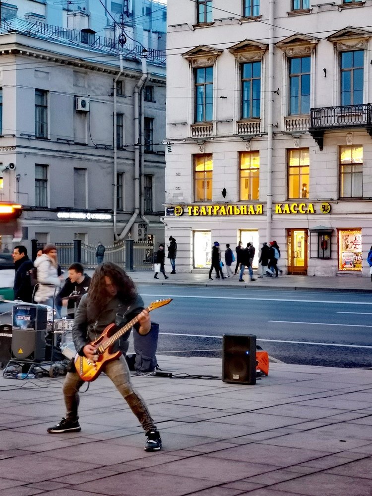 Гитарист на Невском