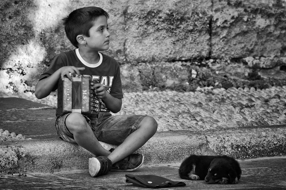 Бросьте монетку, мсье и мадам ...