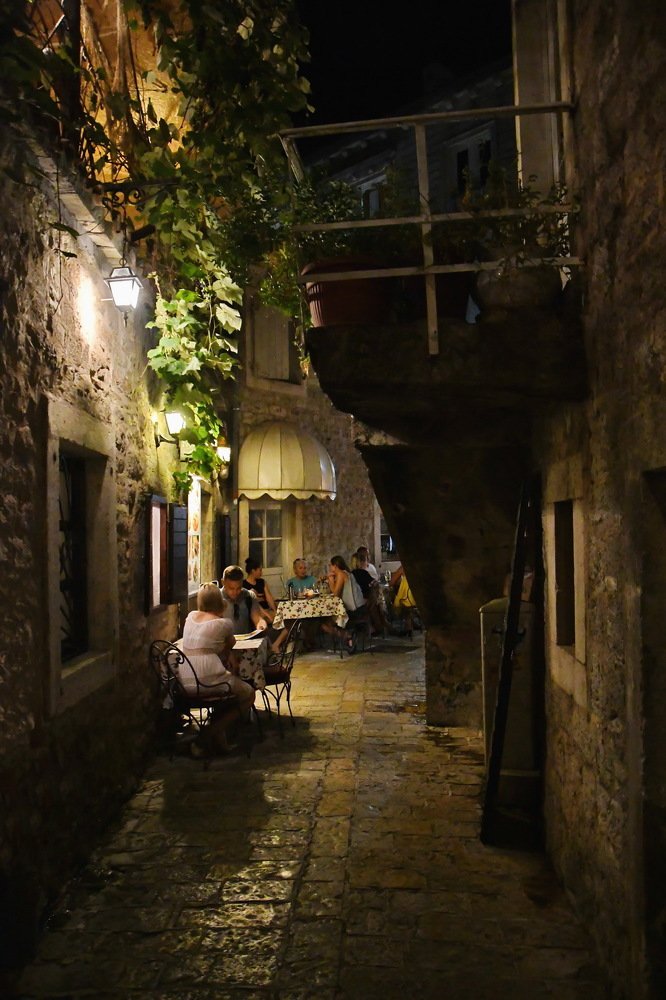 Будва. Вечер в старом городе.