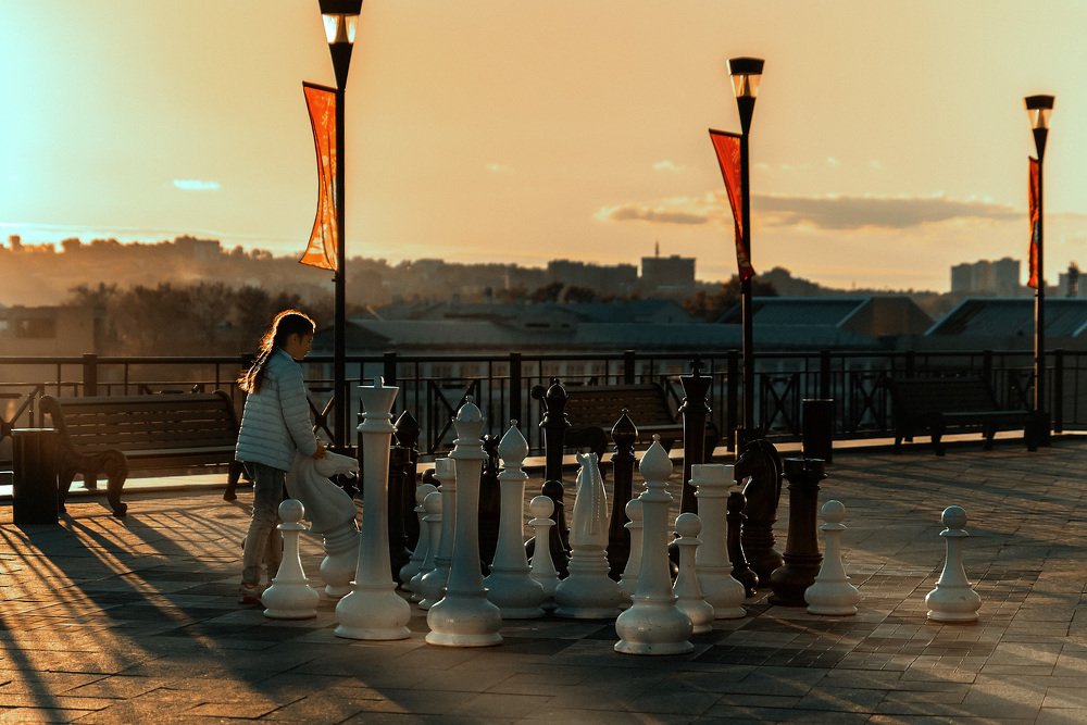 Девочка и шахматы