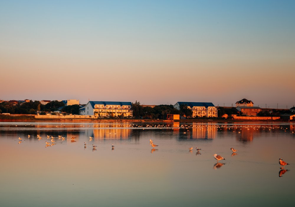 Город клонит ко сну...