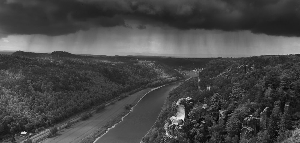 дождь над долиной Лабы