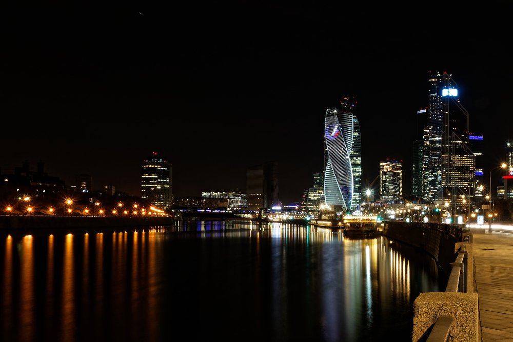 гуляя по набережной