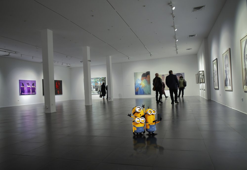 MINIONS IN GALLRY