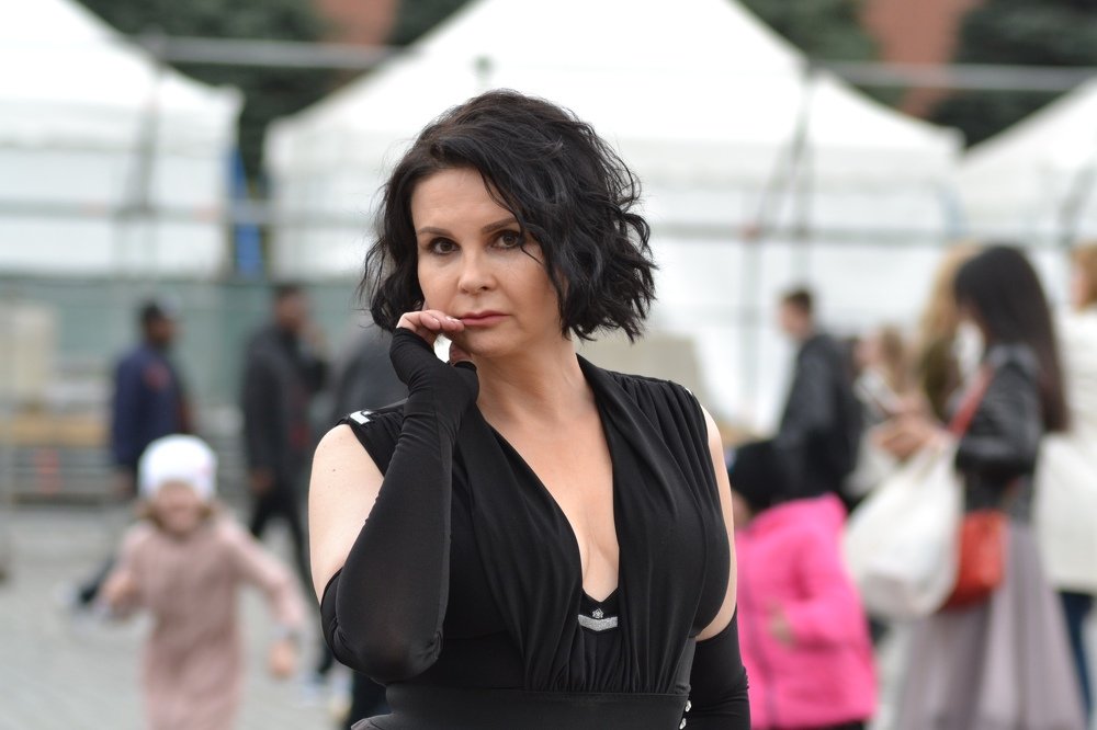 На объективе