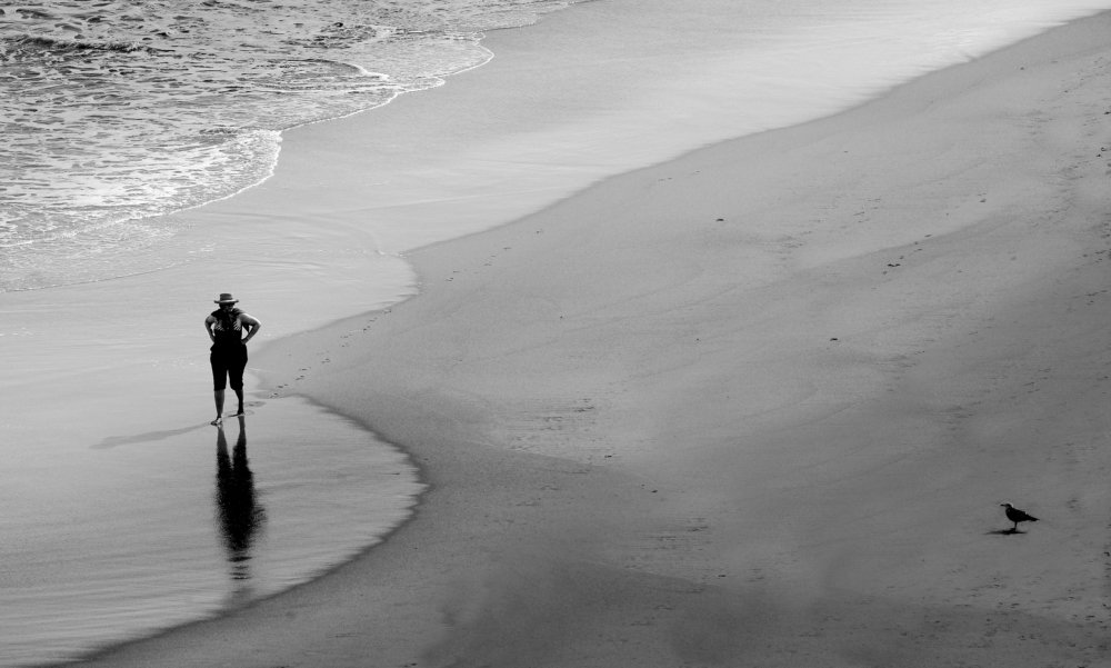 Тень прилипла к ногам