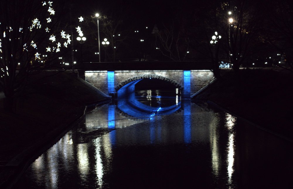 Under the bridge / Под мостом
