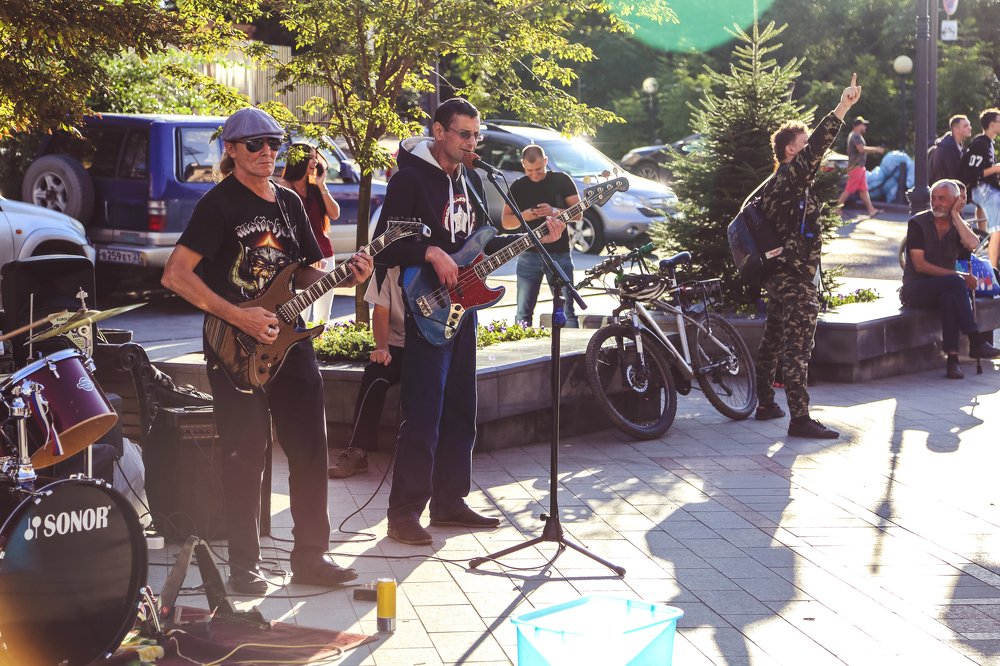 И только музыка.