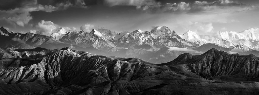 Загадочные горы Верхнего Мустанга.