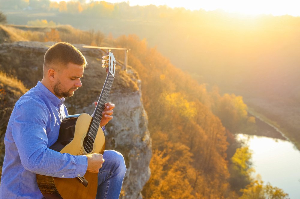 Саша, гитара, Воргольские скалы