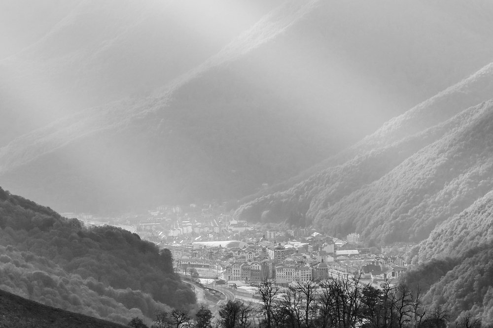 Красная поляна в весенних лучах