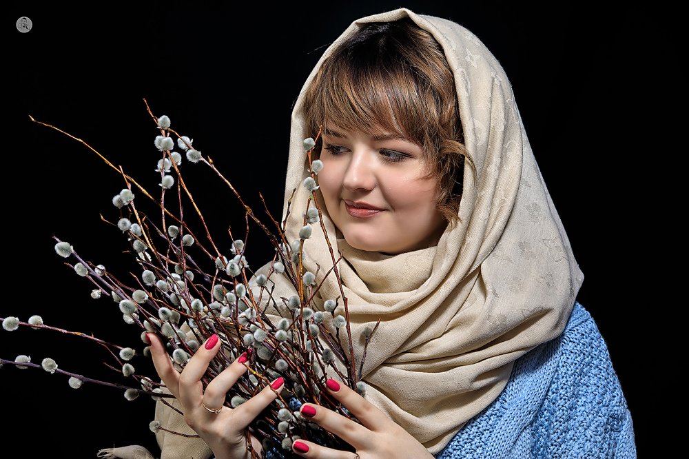 Девушка с вербой