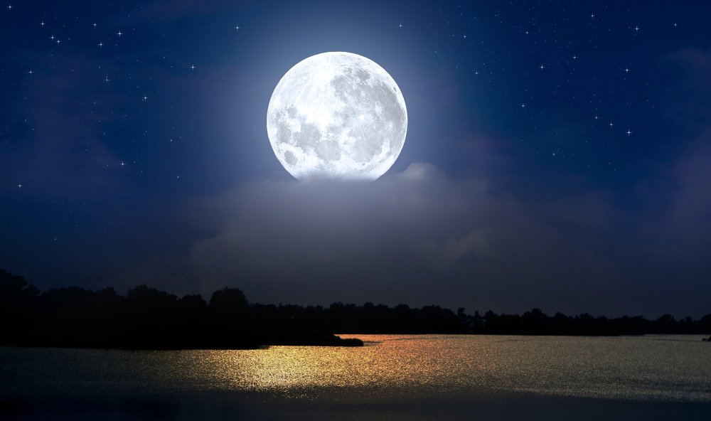 Полнолуние и озеро