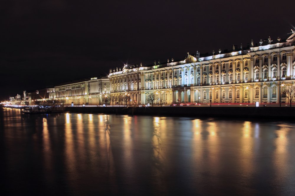 Ночной Зимний дворец