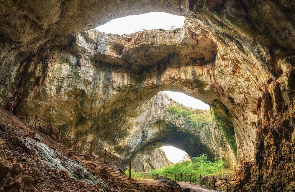 Devetashka cave