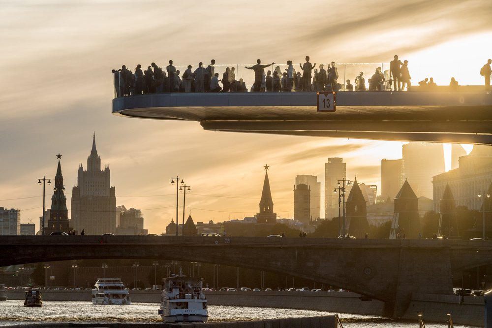 Парящий над Москвой.
