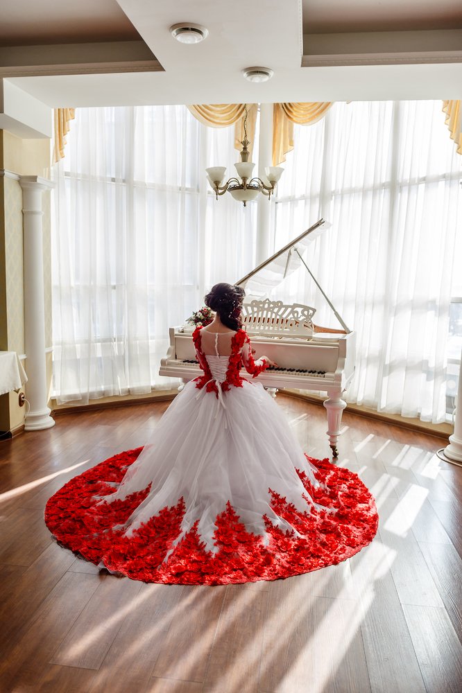 Красный цветок