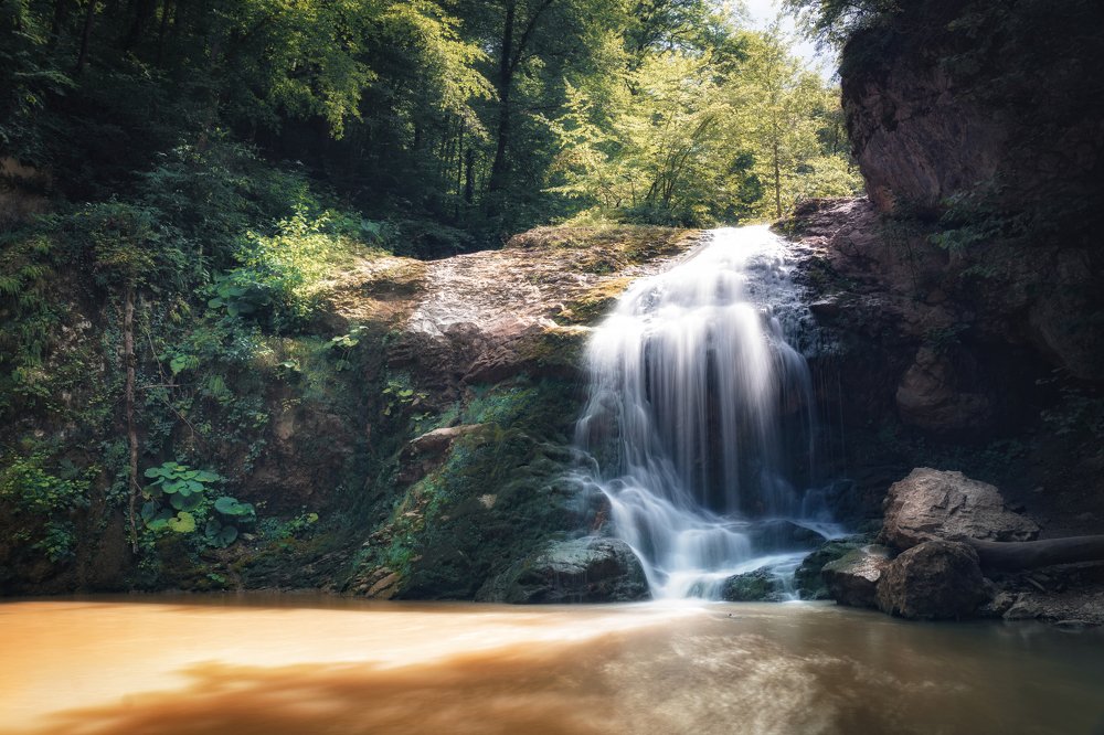 Водопад Шум
