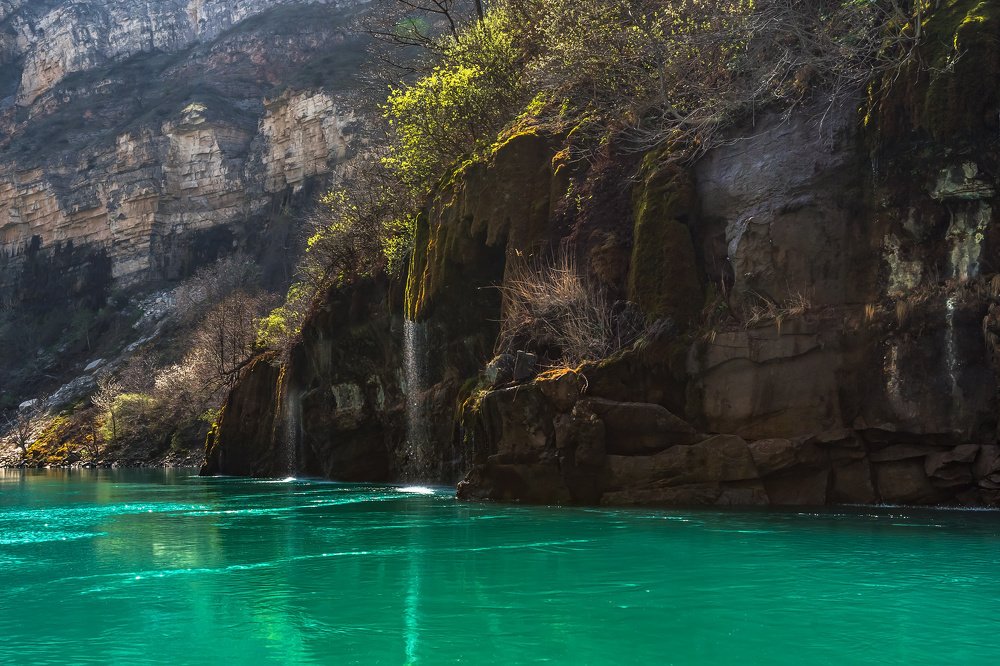 Изумрудная река