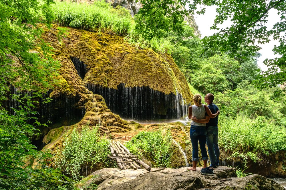 Любовь и водопад :)