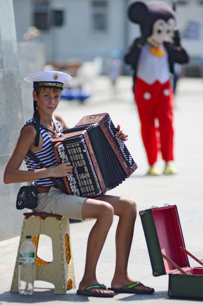 На набережной Севастополя
