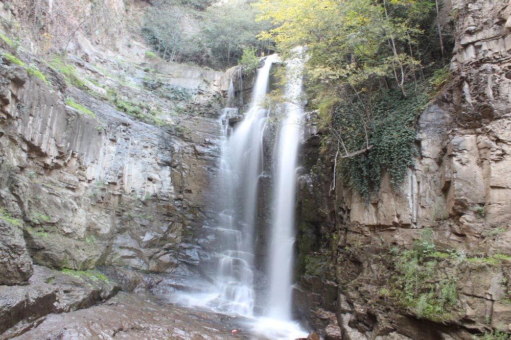 Водопад в Ботаническом саду Тбилиси