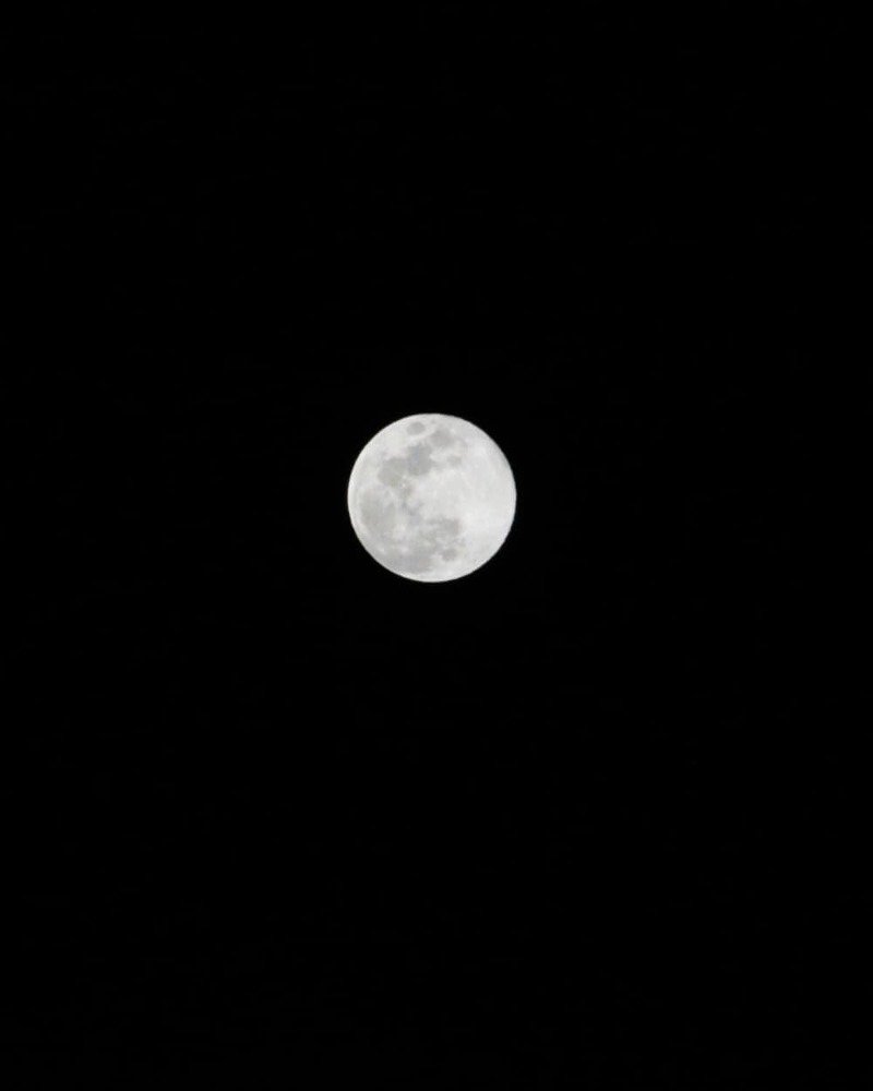 The emoji moon
