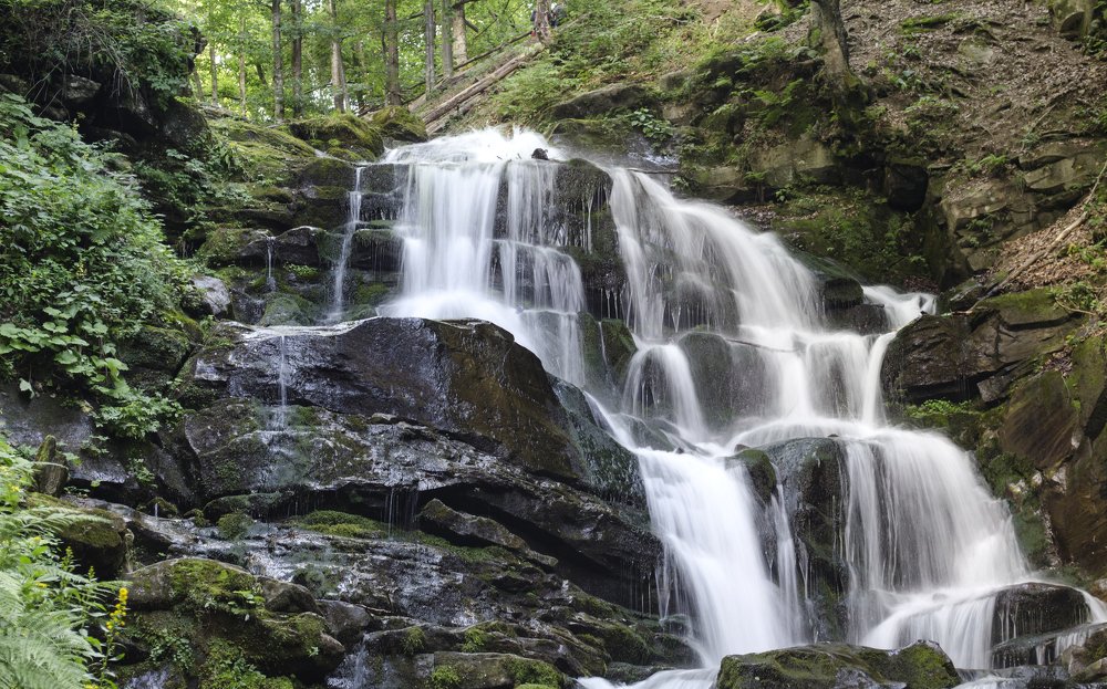Водопад Ши́пот