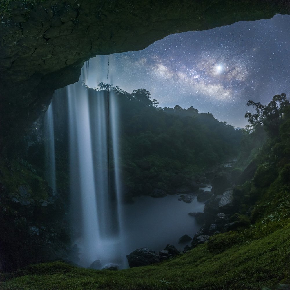 Milky way looks from En cave (K50 waterfalls)