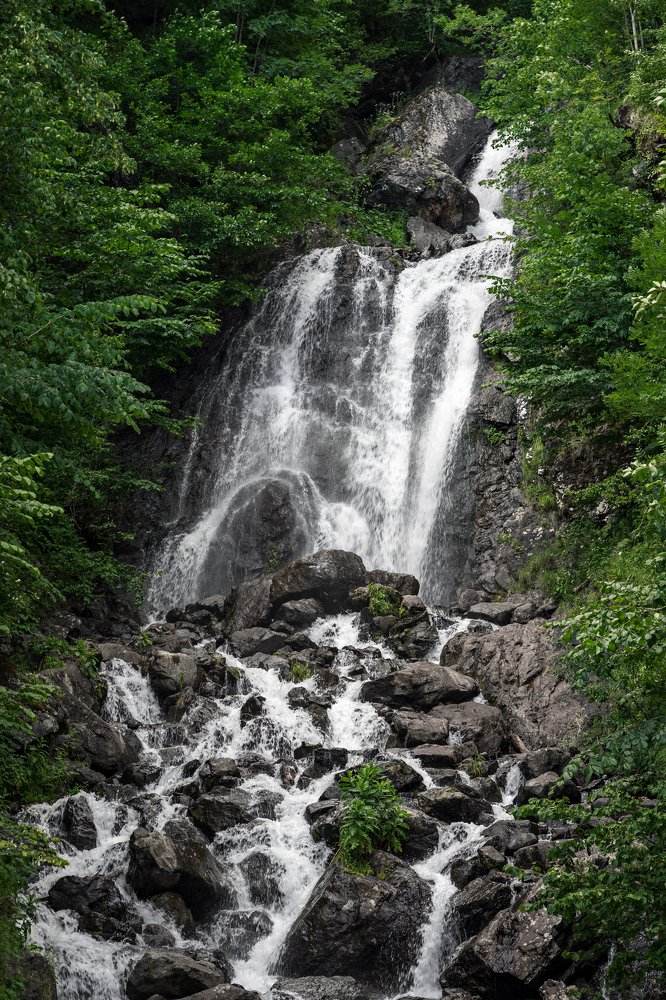 Молочный водопад в Абхазии