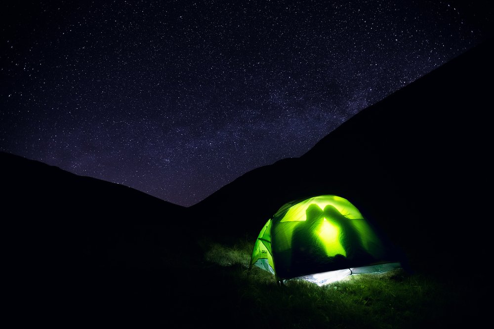 Под звёздами