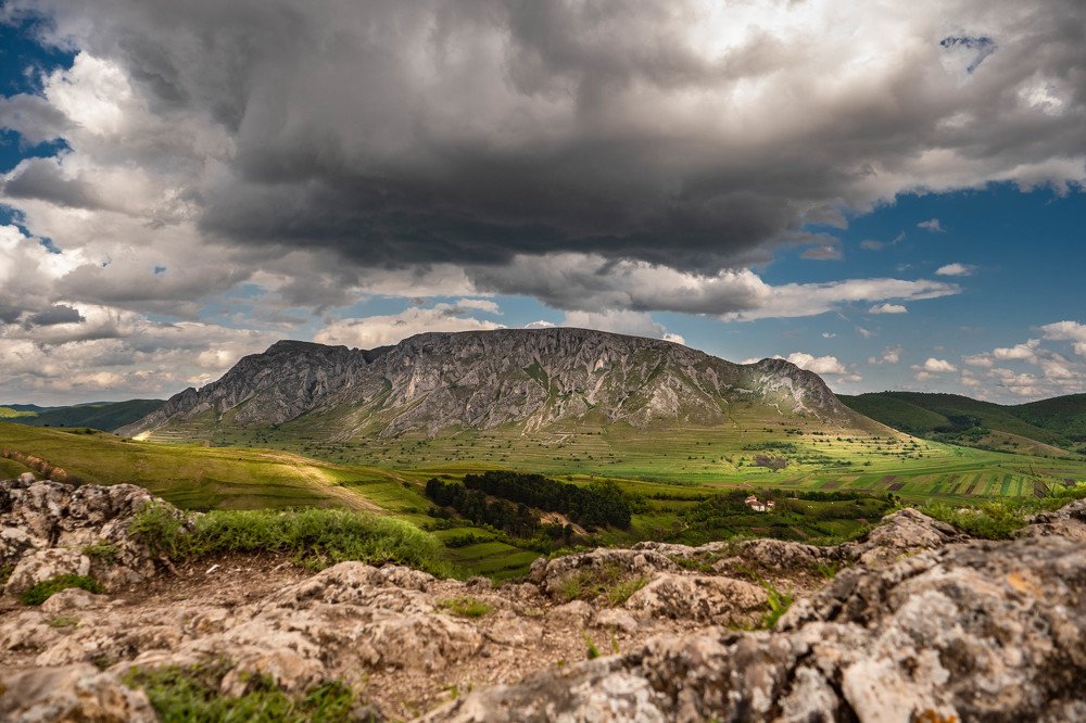 Between sky and earth