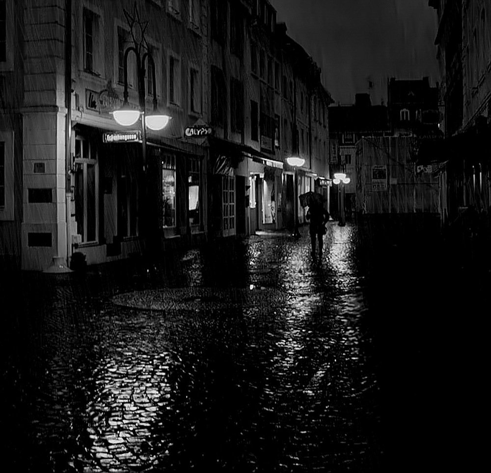 В городе ночном...