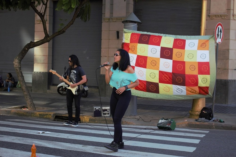 solo cantando